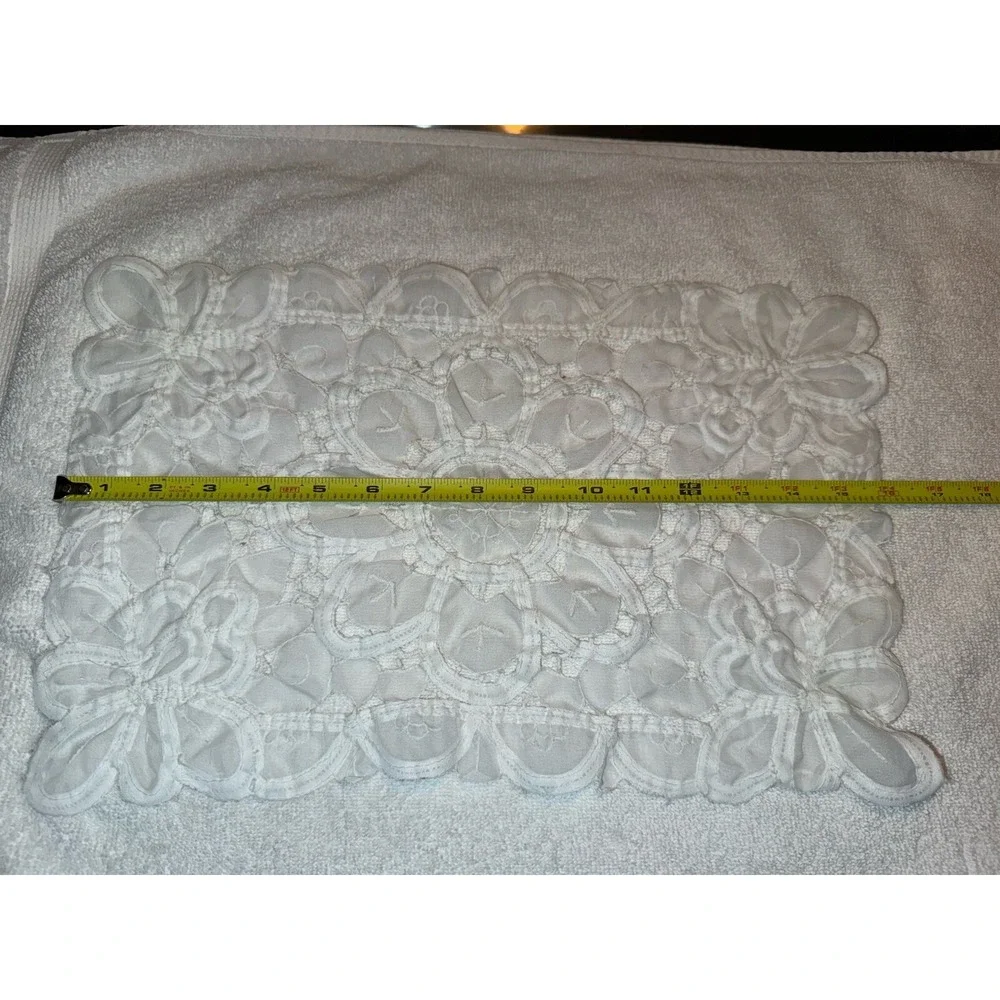 Vintage Doilies Lot Of 2 One Rectangular Dresser‎ Doily And One Large Round